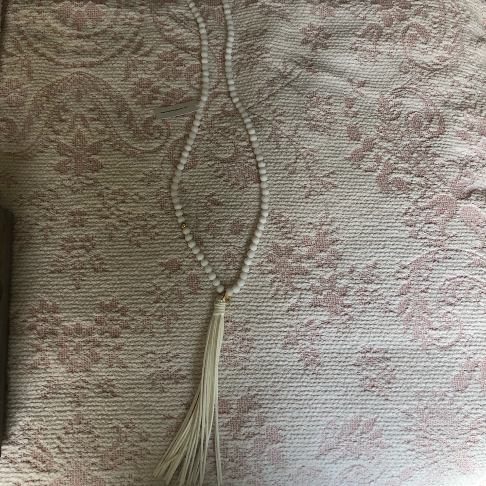White necklace